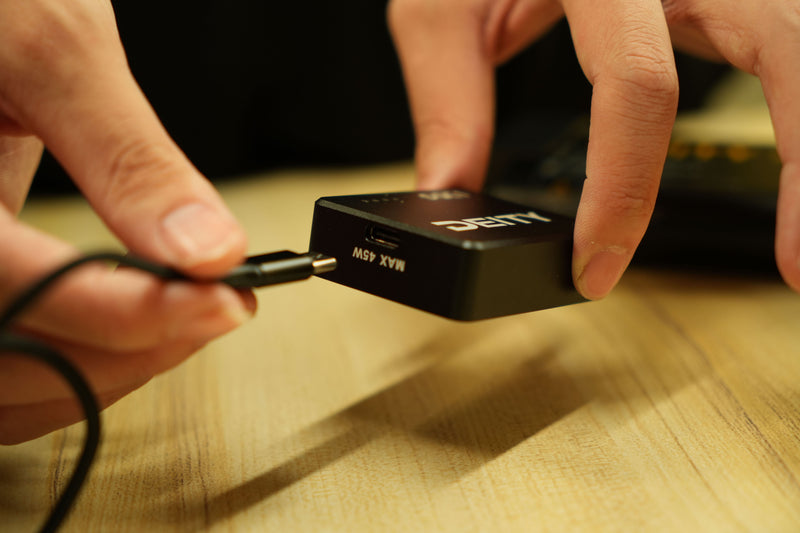 Deity DQC-1 Smart Battery Charger