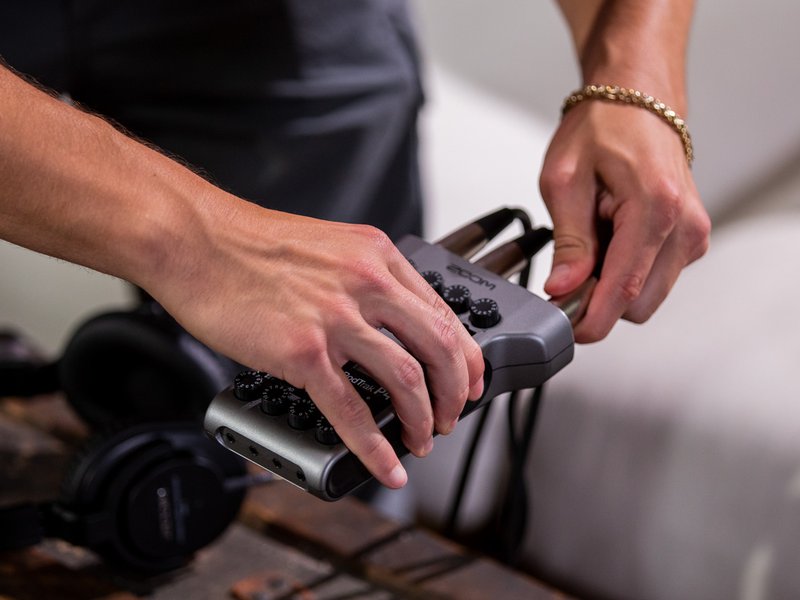Zoom PodTrak P4 4-Track Podcast Recorder