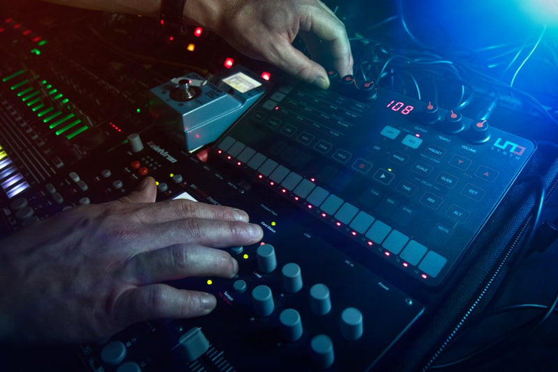 IK Multimedia UNO Synth Analog Synthesizer