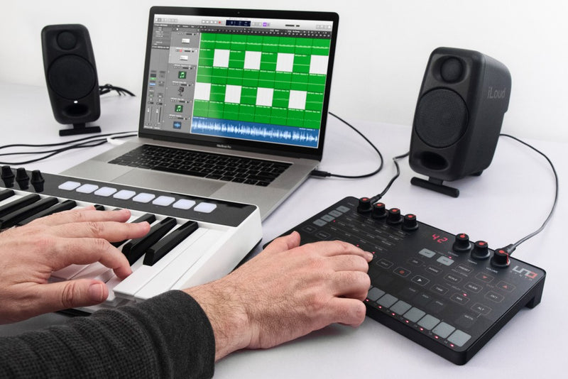 IK Multimedia UNO Synth Analog Synthesizer