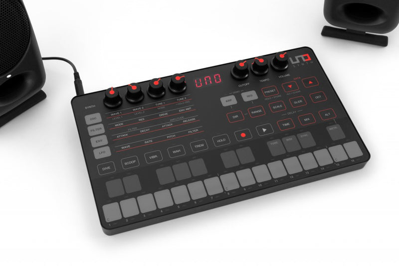 IK Multimedia UNO Synth Analog Synthesizer