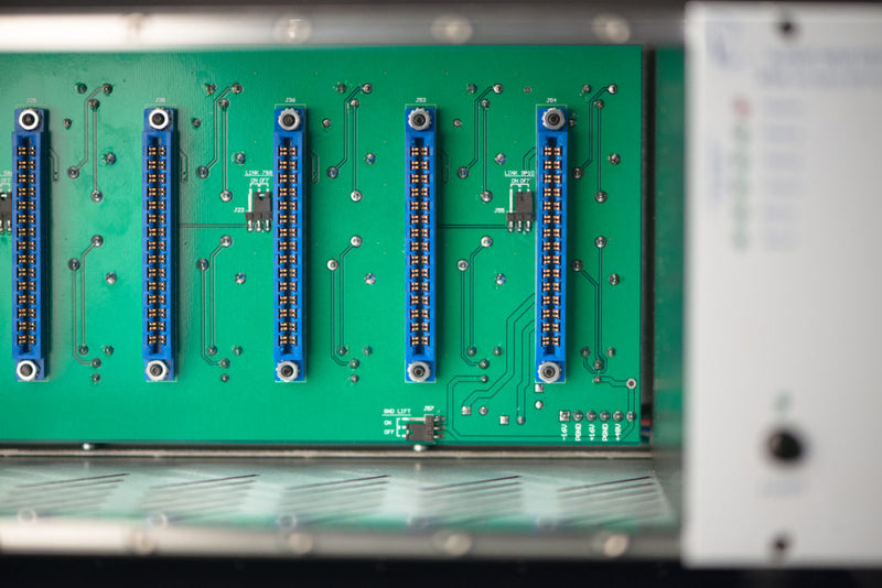 Rupert Neve Designs R10 Ten Space 500 Series Chassis